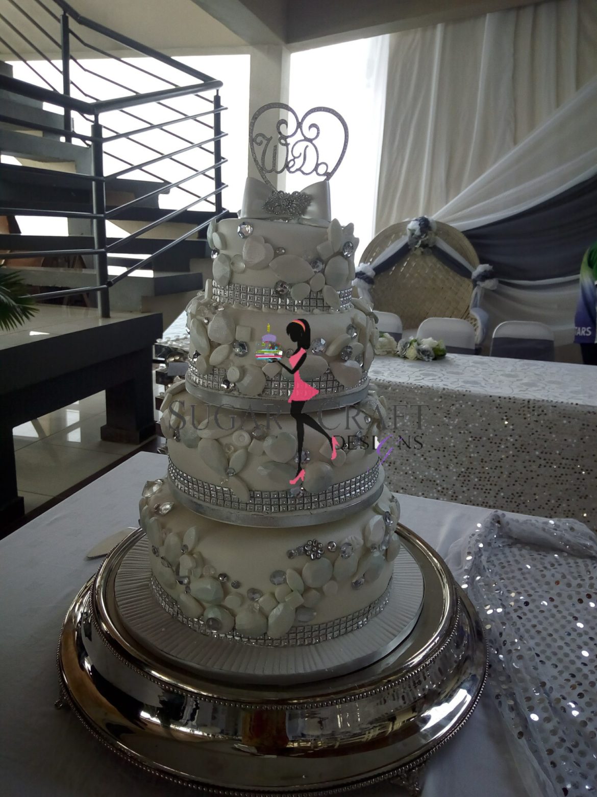 Silver-and-White-Wedding-cake-scaled.jpg